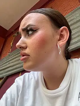 KiraSunshine – webcam-show