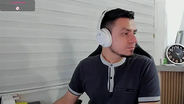 Rick_Adams 即時 XXX 聊天