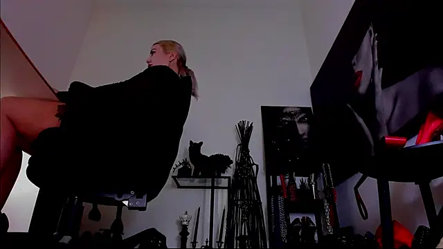 MistressDemi Chat XXX live