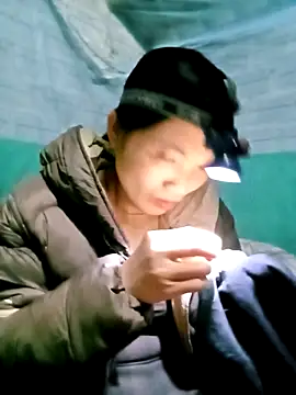 ngan-cute Adlı Modelin Canlı XXX Sohbeti