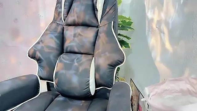 Bino119's Live XXX Chat