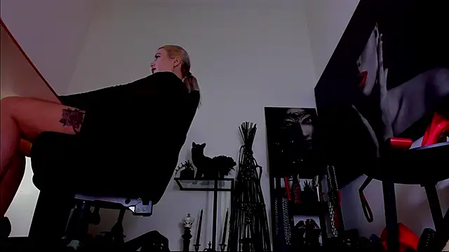 XXX chat uživo modela MistressDemi