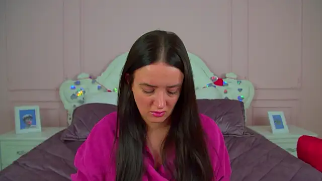 ElinaBellucci – Naživo XXX chat