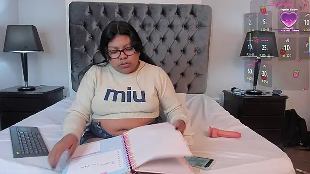 Kiri_Black_ – Naživo XXX chat