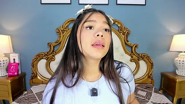 Онлайн чат XXX HatsaJones