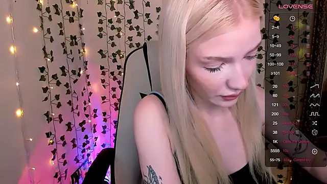 AnyaTaylor_ Chat XXX in diretta