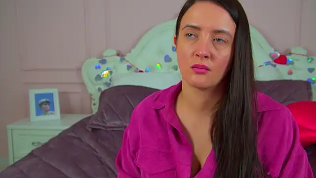 ElinaBellucci élő XXX-chatje