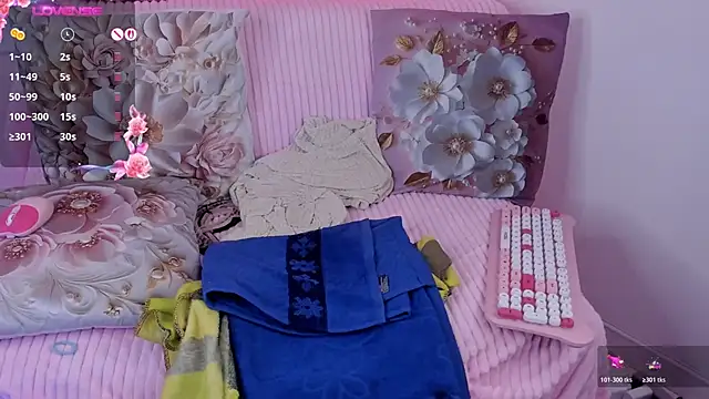 NayeCloud Chat XXX in diretta