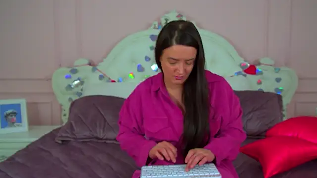 Živý XXX chat ElinaBellucci