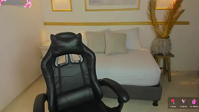 lia_sexx19n Live XXX chat