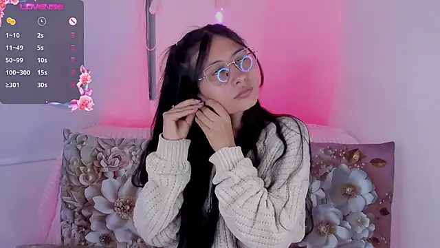 NayeCloudn Live XXX chat