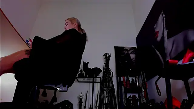 MistressDemi: онлайн-секс-чат