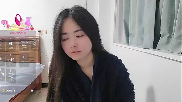 Lucy-xixi – Naživo XXX chat