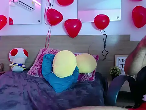 luxury_couple_01 Show Webcam