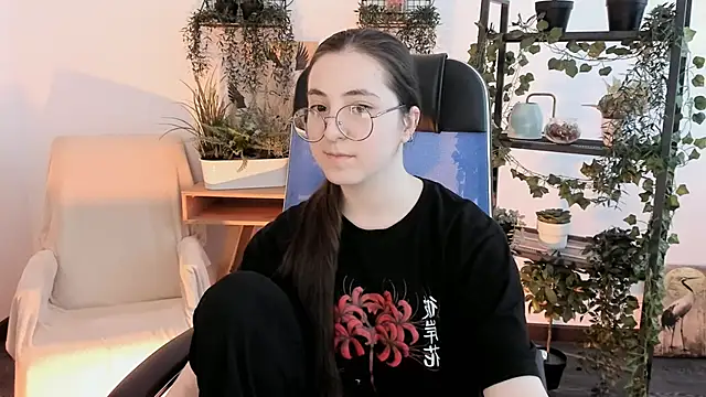 VirtuallVoyant Chat XXX live