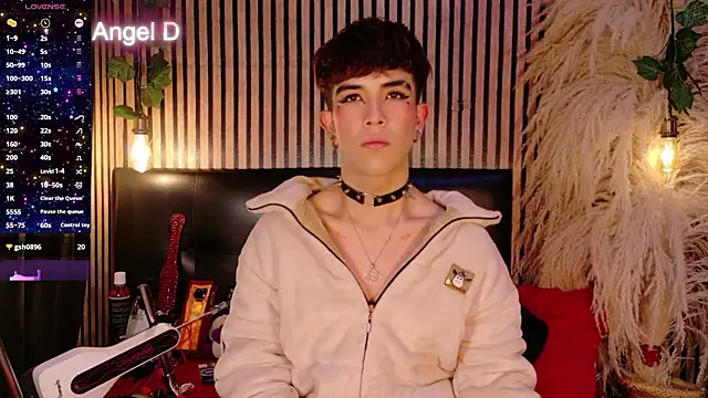 XXX chat uživo modela Angeldust19