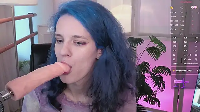 AuraLaunni live XXX chat