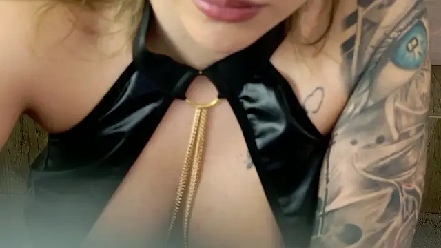 hornyb33_ élő XXX-chatje