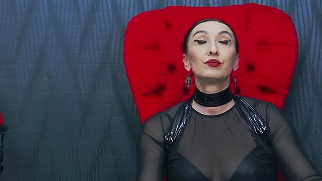 MistressDora Show in webcam