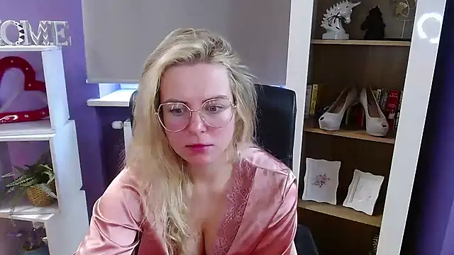 دردشة Zoey_Erotic الجنسية المباشرة