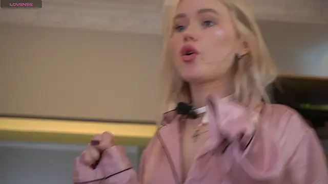 Chat XXX en directo de LexieLoree