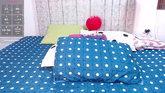 scarlet-foox live XXX chat