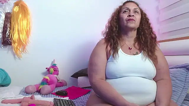 scarlettbooty live XXX chat