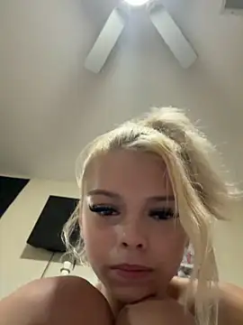 Terribletabby webkamerás műsora