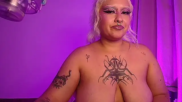 pinkbaddie777 Show in webcam