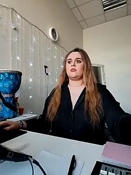 Juicy_PeachLux Chat XXX in diretta