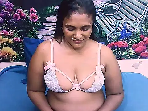 Chat XXX en directo de IndianSexyLady20