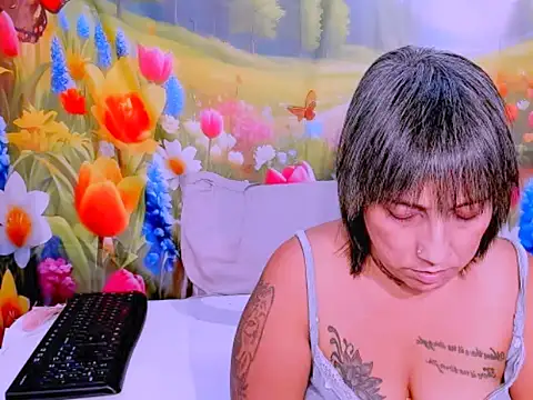 XXX chat uživo modela indianroxy