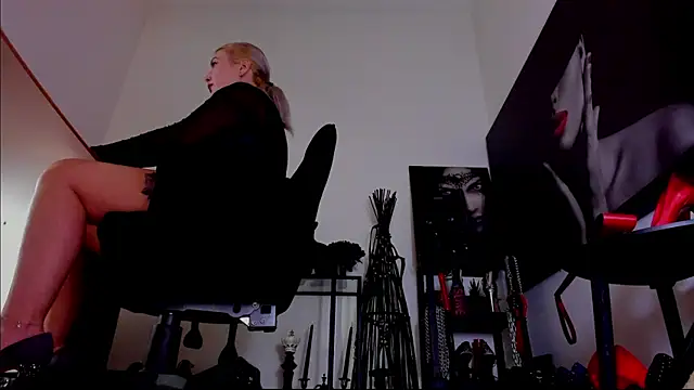 MistressDemi Live XXX-Chat