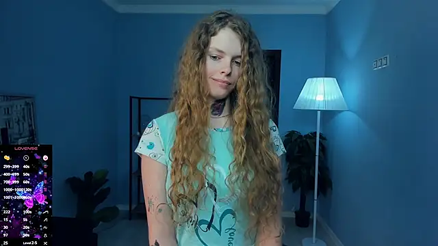 RayaNenlia's Live XXX Chat