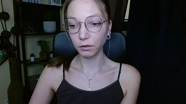 EmillyPlay 라이브 XXX 채팅