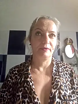 LadyTouch – Naživo XXX chat