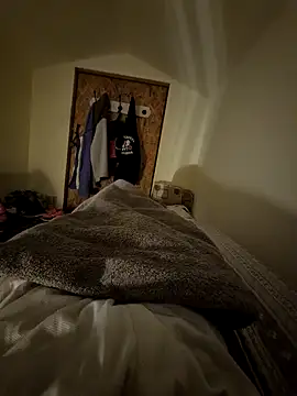 uratre ওয়েবক্যাম শো