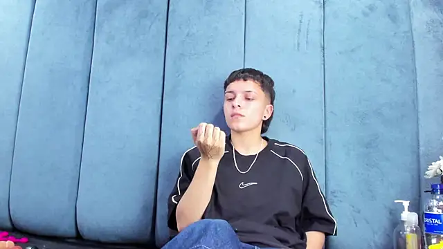 Chat +18 de Megan_Thompson_ ao vivo