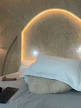 Chat +18 de LauraCutte ao vivo