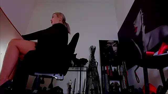 Živý XXX chat MistressDemi