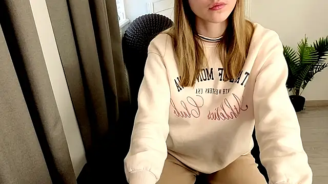 Just_L0VE_me live XXX chat