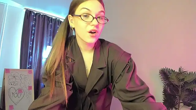 Chatroom XXX en direct de luna_lust_212