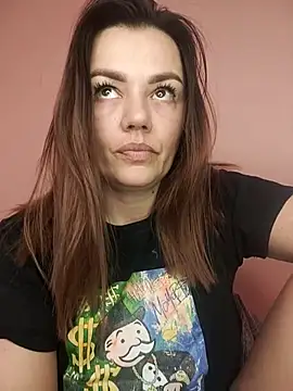 XXX chat uživo modela KrissSexi