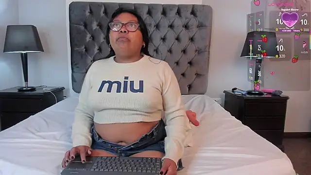 Chat XXX en directo de Kiri_Black_