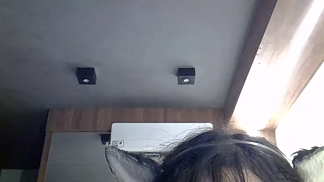 SkinnyKitten élő XXX-chatje