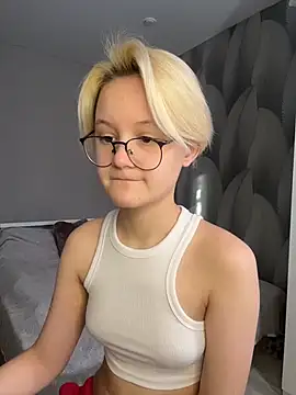 LuunaDorean: онлайн-секс-чат