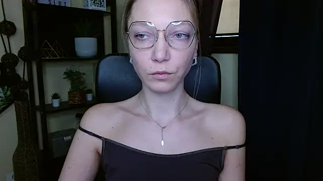 EmillyPlay 现场XXX聊天