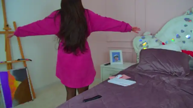 ElinaBellucci: онлайн-секс-чат