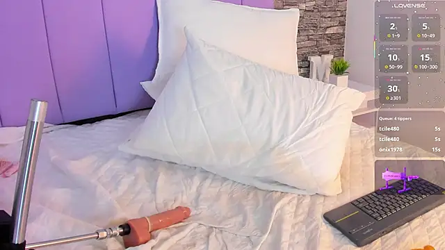 Show modela Susanaross na web-kameri