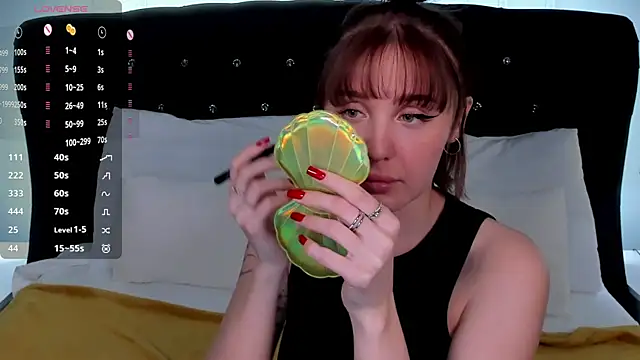 LianaFord élő XXX-chatje